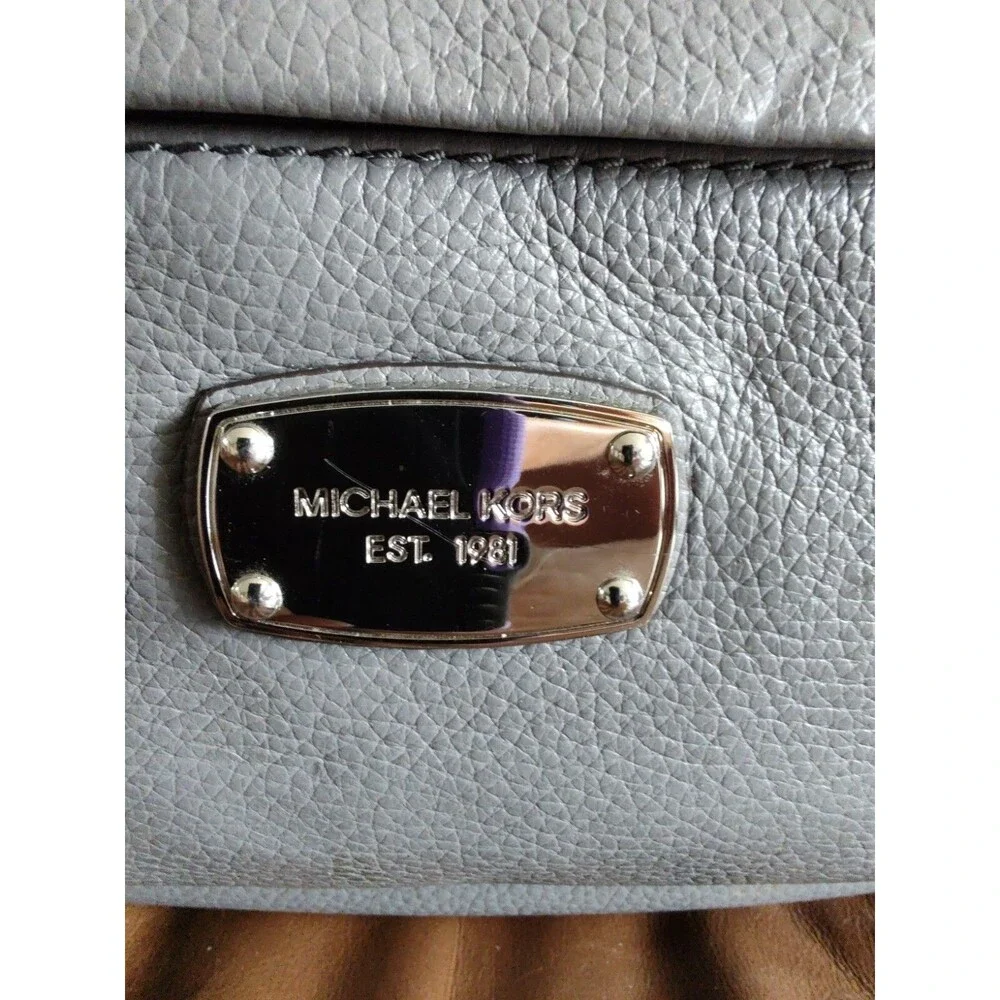 New with tags Women's Rare Michael Kors Leather Gray Backpack Limited Edition